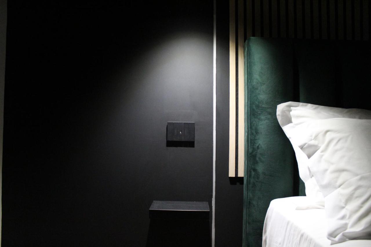 Chiatamone Luxury Home เนเปิลส์ ภายนอก รูปภาพ