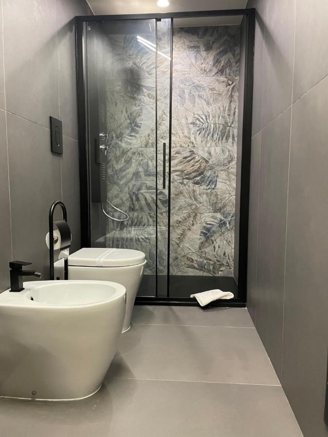 Chiatamone Luxury Home เนเปิลส์ ภายนอก รูปภาพ