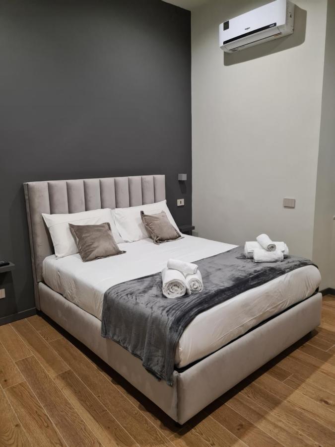Chiatamone Luxury Home เนเปิลส์ ภายนอก รูปภาพ